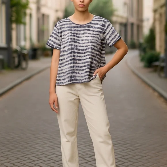 VINCE CAMUTO Top. Size Large - Picture 1 of 11